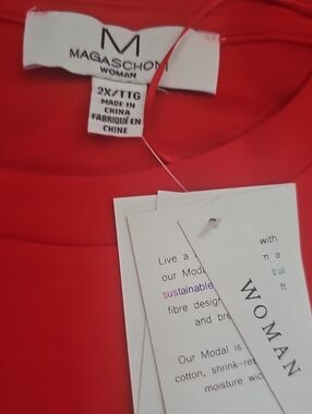 Magaschoni Woman Red Crewneck Pullover Sweatshirt